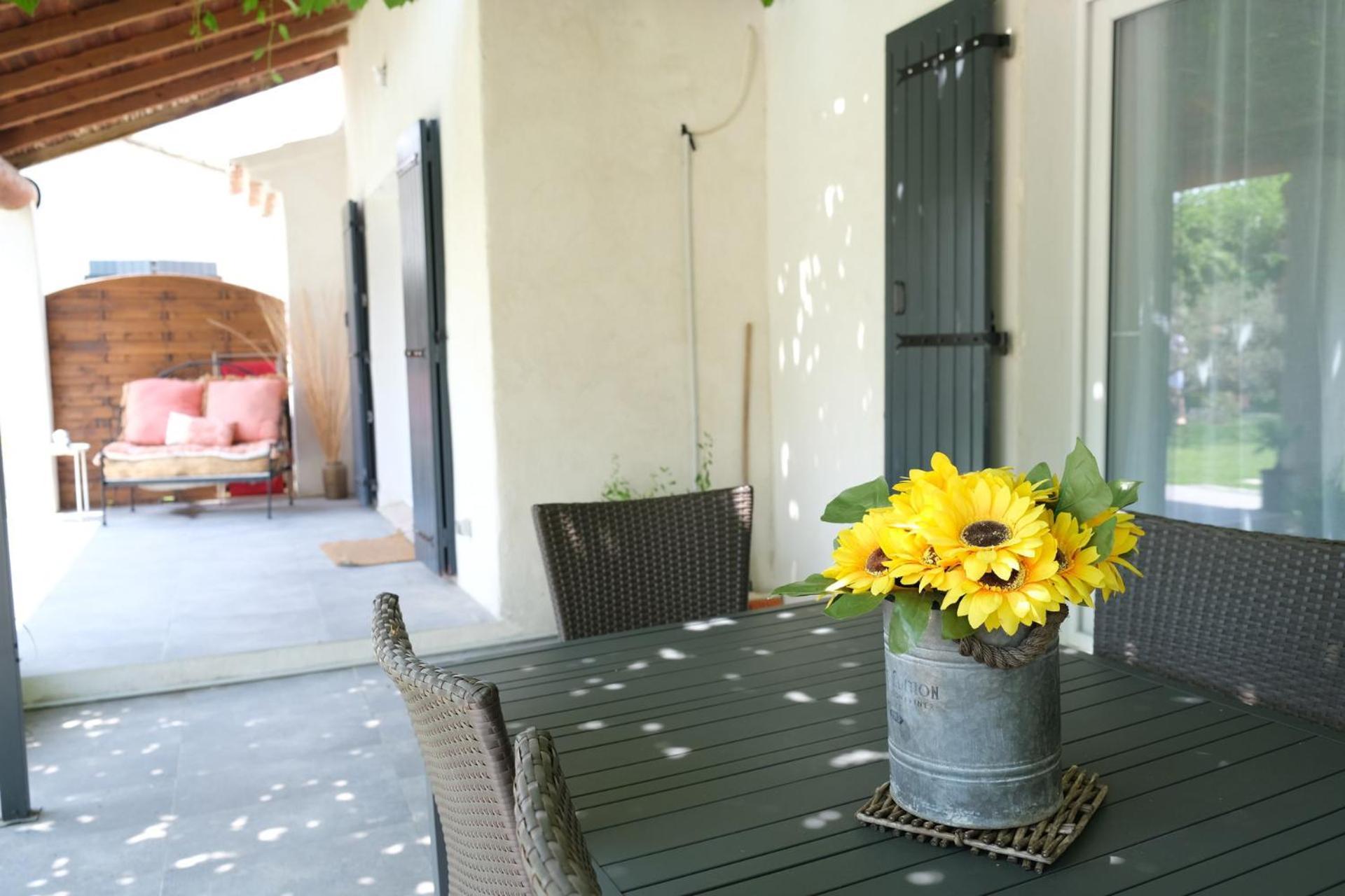 Très jolie location vacances climatisée, 6 personnes proche des Baux de Provence, située au coeur des Alpilles à Mouriès, LS1-312 Clarta Exterior foto